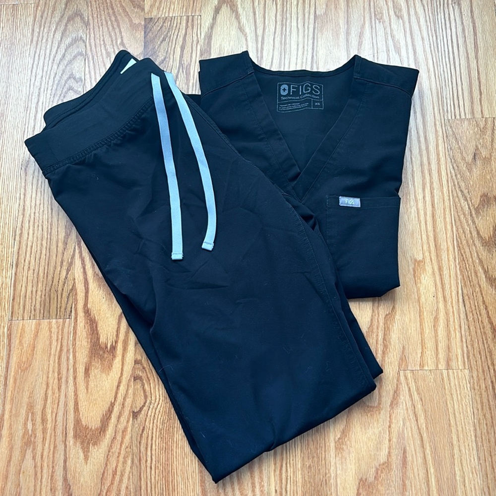 Women’s Fig Scrubs